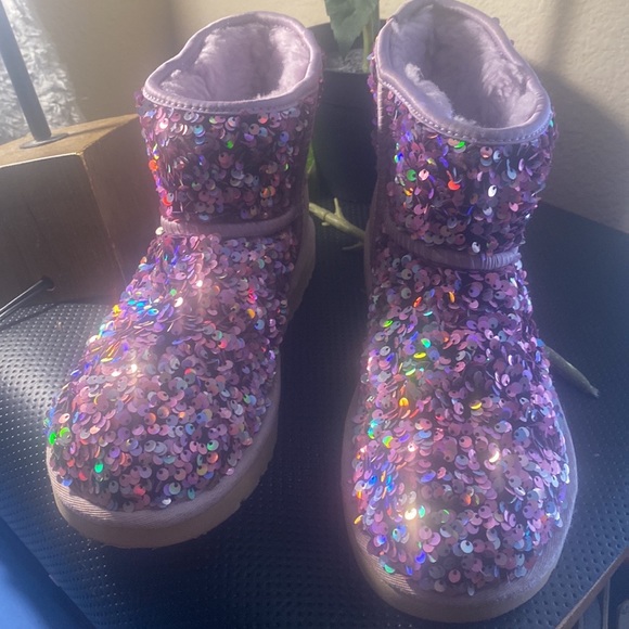 Sold New Authentic UGG mini SEQUIN LILAC FROST sparkle Purple BOOTS WOMEN’S 8 - Picture 11 of 16